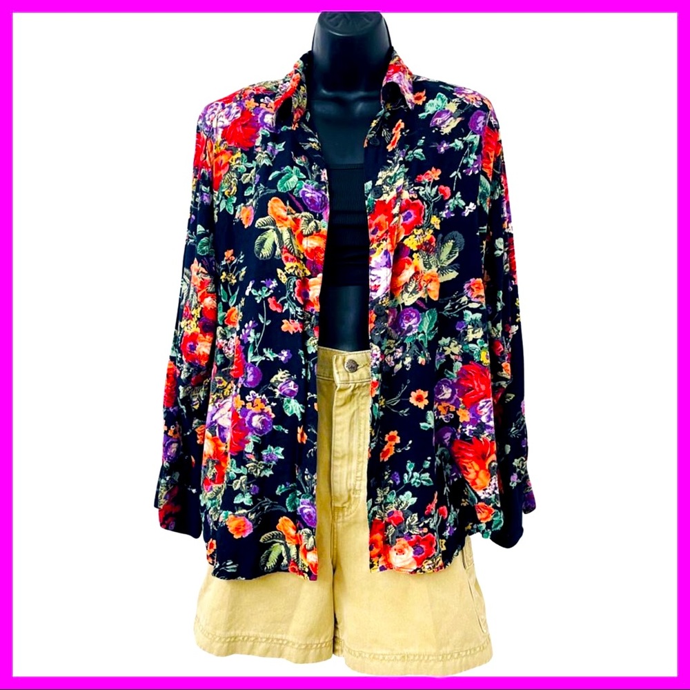 Vintage Ttarina Floral Button Down Shirt

Size: M